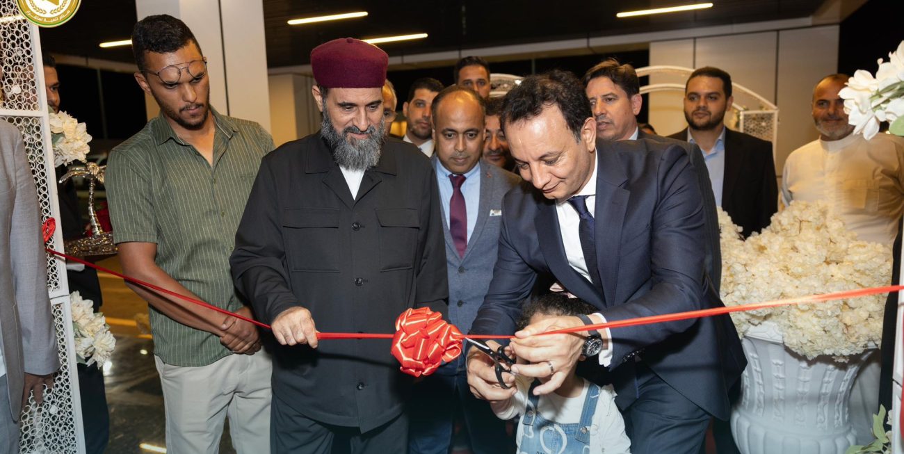 افتتح المهندس " بالقاسم خليفة حفتر " مدير عام صندوق التنمية وإعادة إعمار ليبيا مستشفى بنينا القروي بعد استكمال مشروع صيانته وتطويره وتحديث كافة مرافقه وتجهيزه بأحدث الإمكانيات والمواصفات الفنية والطبية