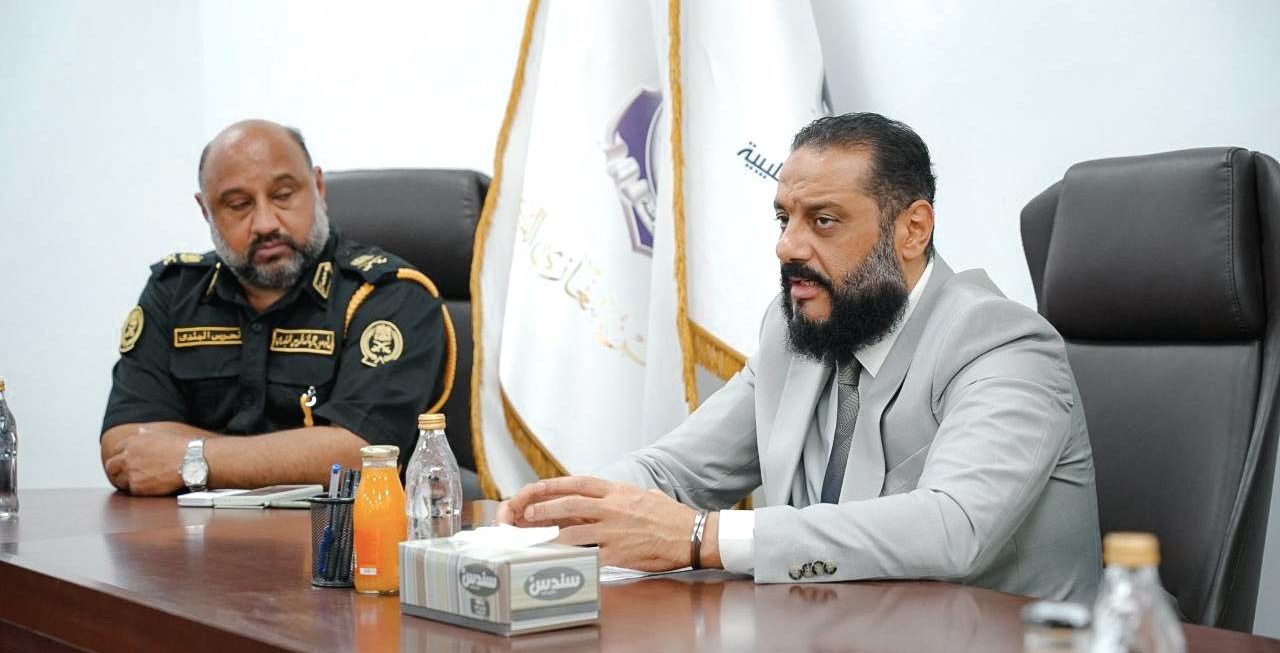مدير أمن بنغازي الكبرى - رئيس غرفة انضباط الشارع العام يعقد اجتماعًا لتفعيل الدفع الإلكتروني في المؤسسات الصحية الخاصة ويؤكد تطبيق إجراءات صارمة على المخالفين